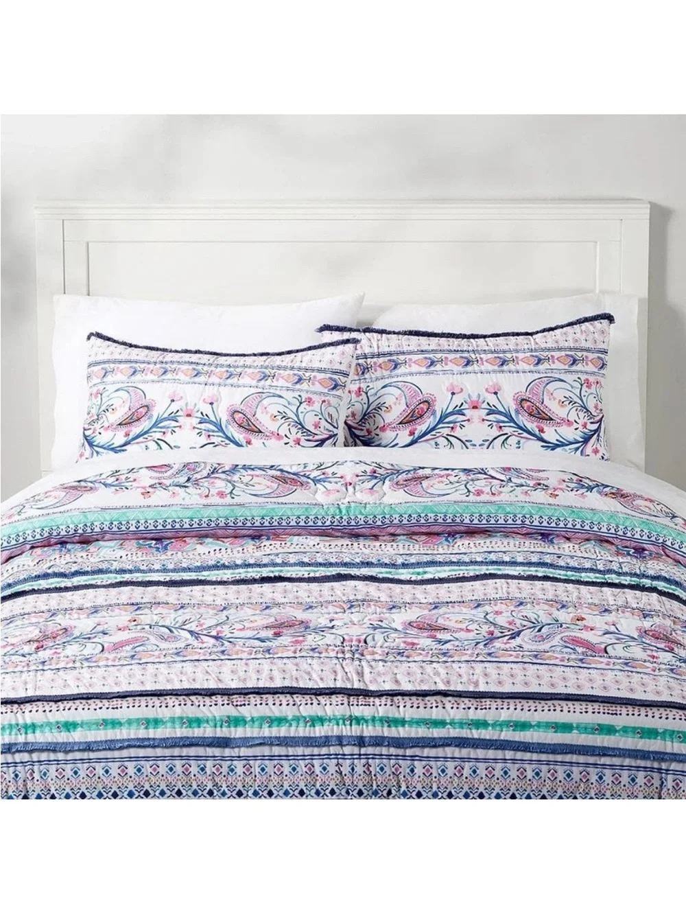 Pottery Barn Teen Avery Pink Paisley Quilt Set with a Sham Twin